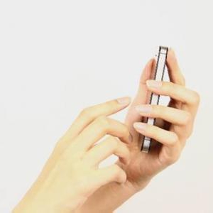メールの返信が遅い彼氏に対する不安を解消するには