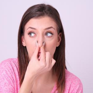 そのパンプス脱げますか?気になる足の臭い撃退法
