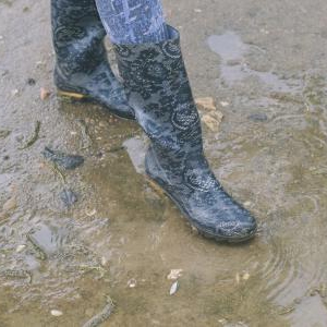 雨の日に濡れた靴の乾かし方