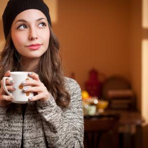 薄毛の原因は女性ホルモン?女性の薄毛との関係