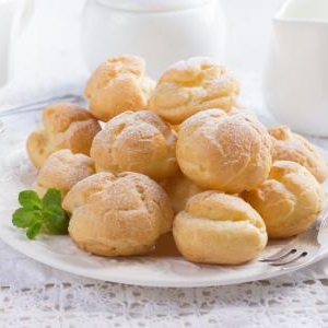 シュークリームのカロリーはどのくらい?ダイエット中でも食べられる方法は?
