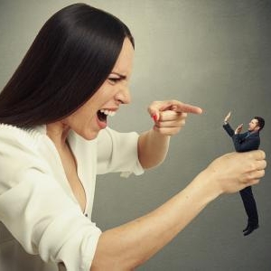 愛したはずの妻に恐怖!妻を怖いと思う瞬間