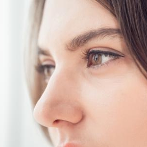 叩くのが効果的!?鼻を高くする方法