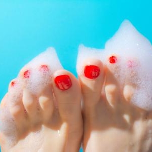 気になる足裏の匂い、水虫の方におすすめの『フットソープ』
