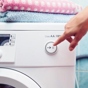 洗濯機の黒カビ取り!洗濯槽や排水溝の掃除方法と発生させない予防法