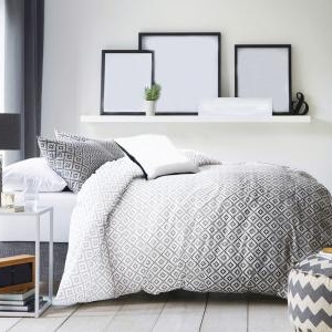こんなに簡単だったの?湿気を防ぐベッド下収納の賢い使い方